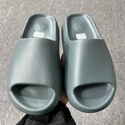 Yeezy Slide +10
